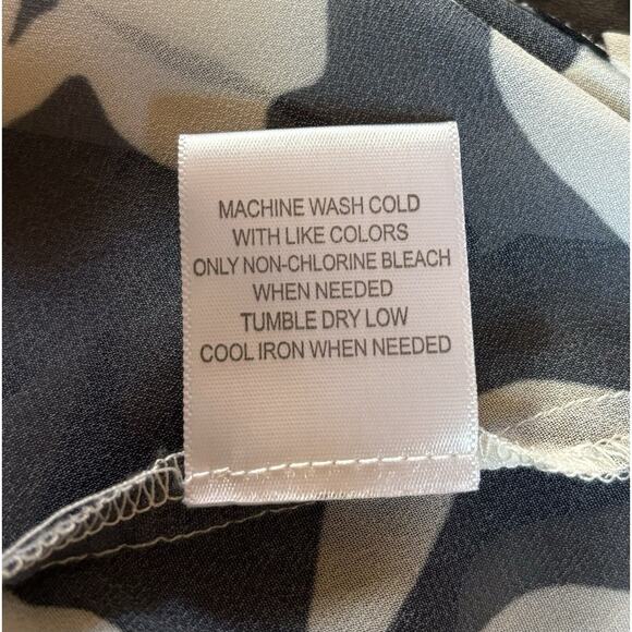 Modcloth Sheer Floral Button Front Blouse Womans Small Wide Collar Black Cream - Picture 8 of 8